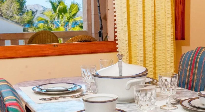 Villa Teix de Bonaire para 10, jardines y vista mar