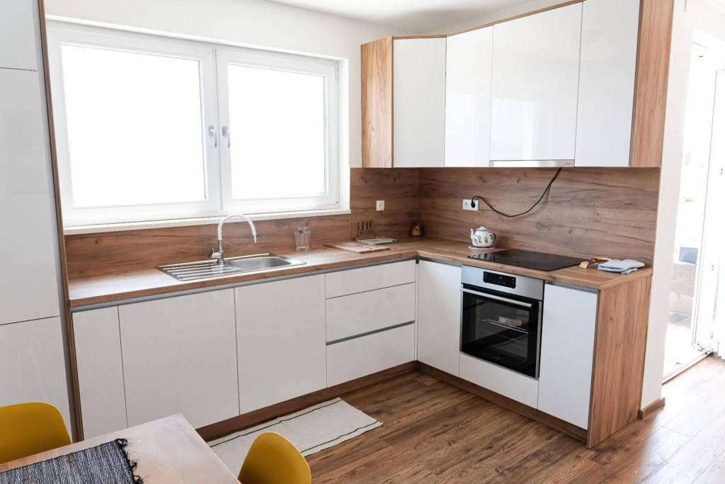 Station 22 - Brand new apartment with a terrace and private parking