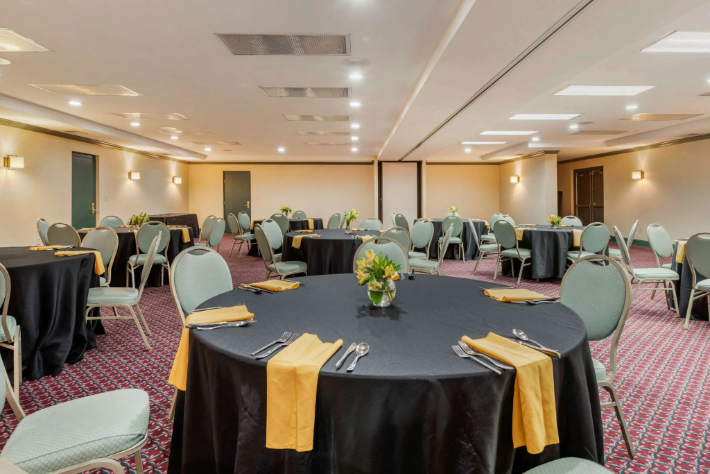 Clarion Hotel Conference Center New Cumberland
