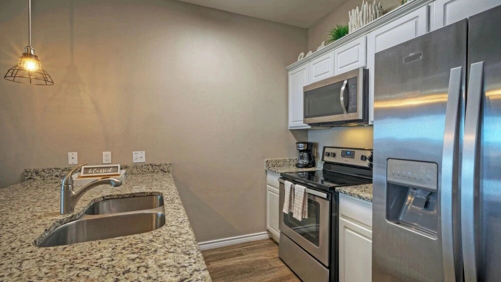 Oceans 96 & Beautiful Place by Avantstay Sleeps 32, 2 Homes Heated Pool + Game Rooms + Balconies