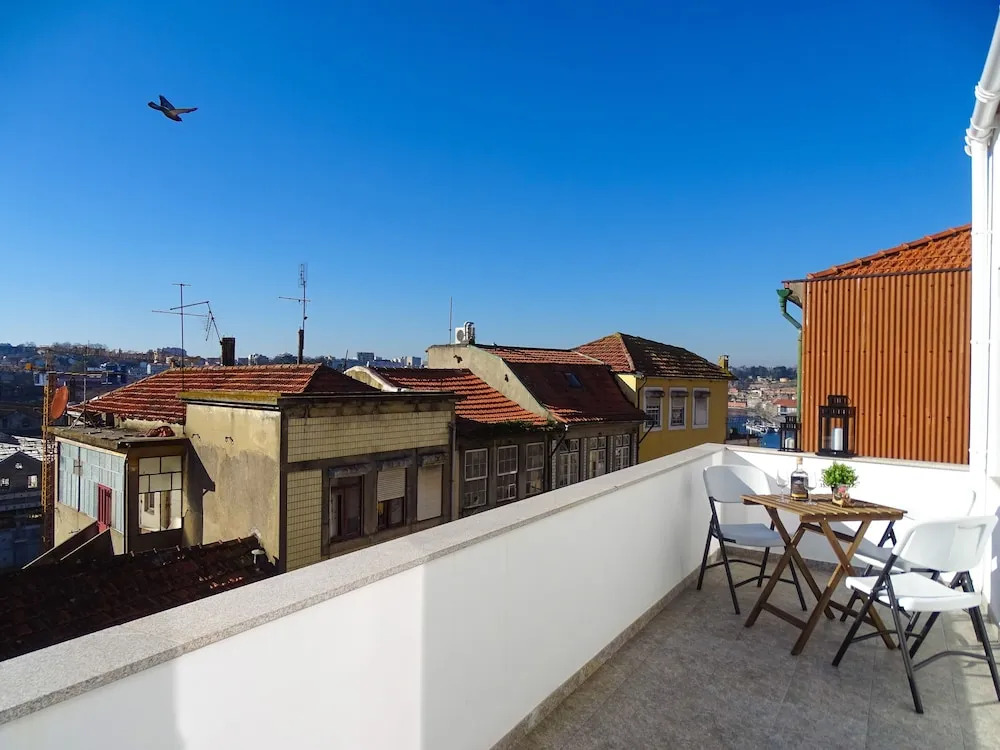 General Torres Apartments by Lisbeyond