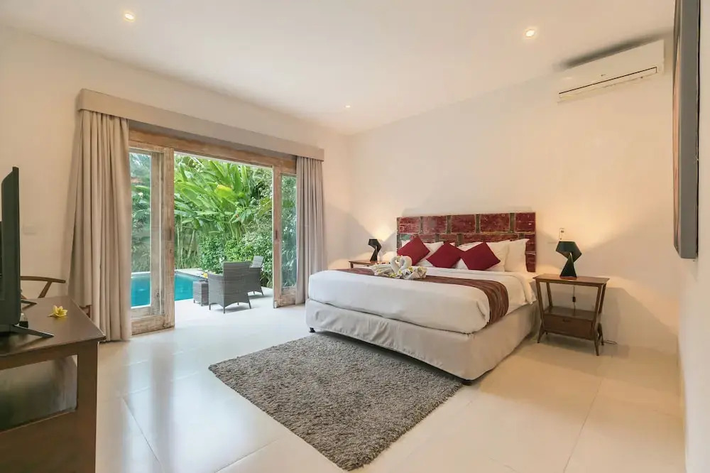 Villa Briana Seminyak by Villas R Us