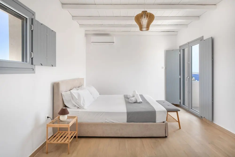 Nikoi Villas