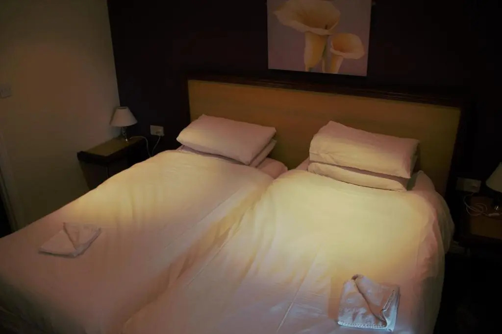 The Meadow Lark - A Heartwood Inn