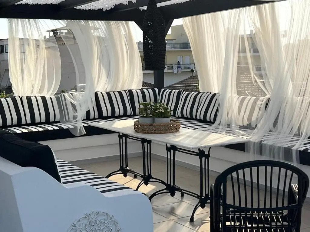 Magical Seaside Town Boutique Apts 2