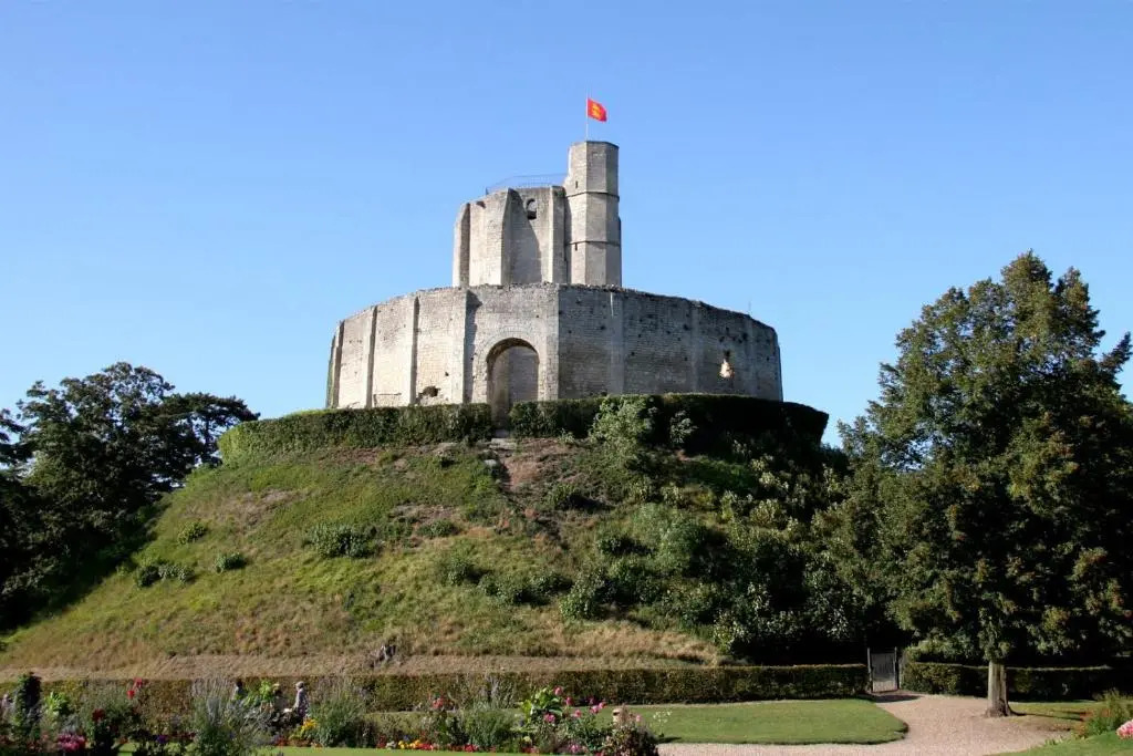 Superbe studio face au chateau