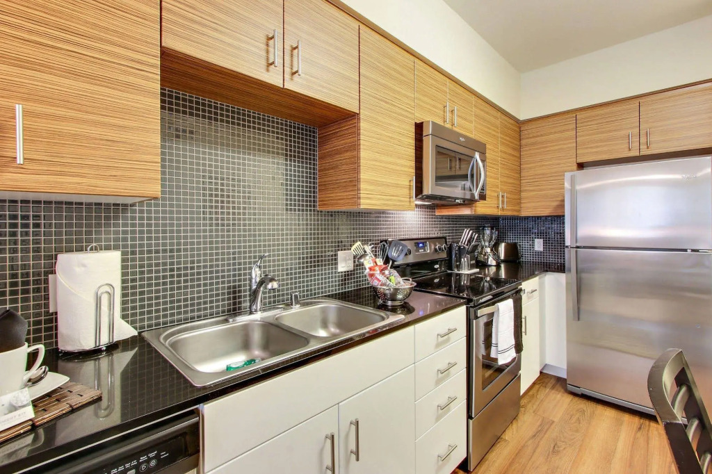 Global Luxury Suites in Sunnyvale