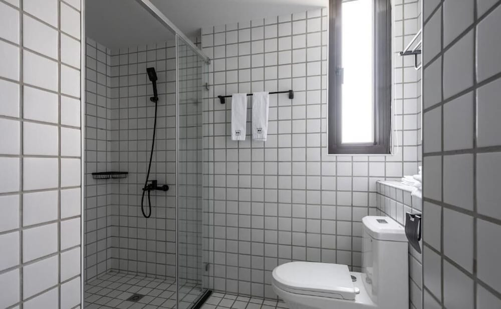H suite inn
