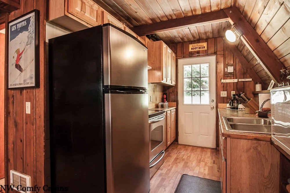 The Simple Life Cabin Apartment 2