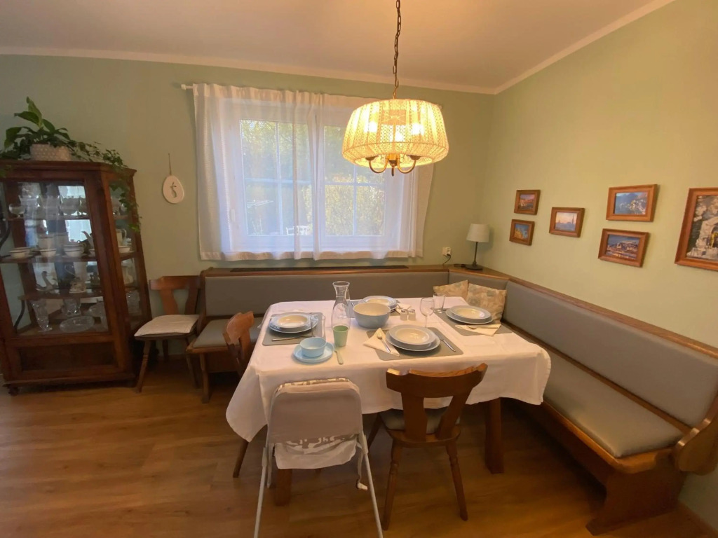 Hawei in Vienna - Doppelhaushälfte mit Garten und Pool zur Mitbenutzung