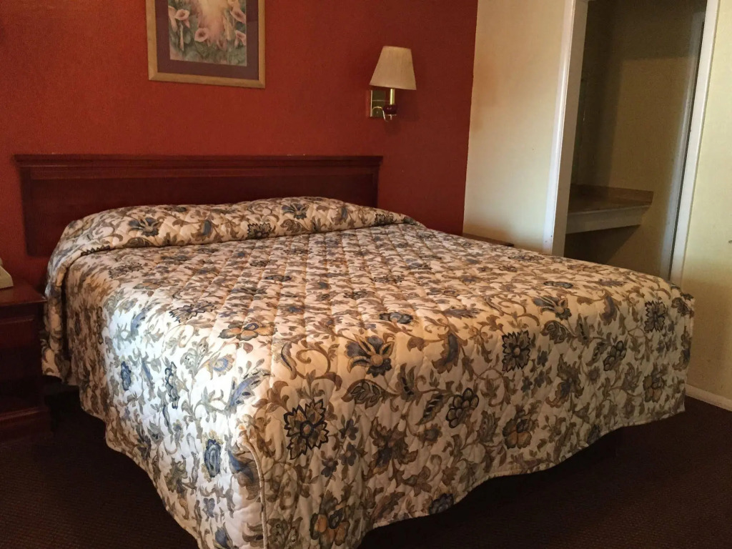 Economy Inn