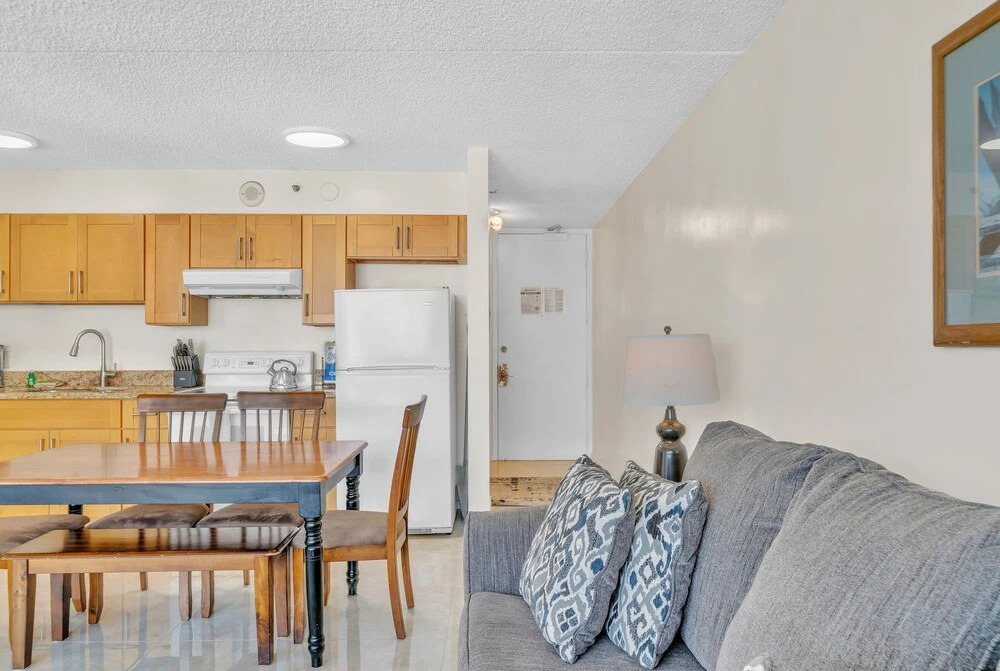 Deluxe 21st Floor Corner Condo with Diamond Head Views, FREE Parking & Wifi! by Koko Resort Vacation Rentals