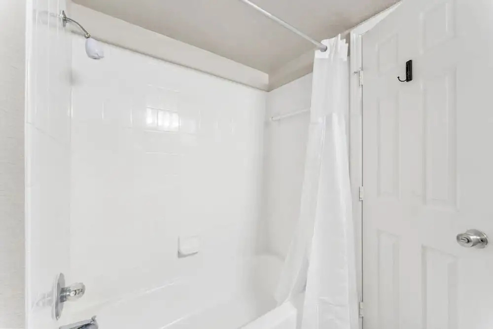 Ideal 2BR King Suite w Gym Pool Close to Downtown