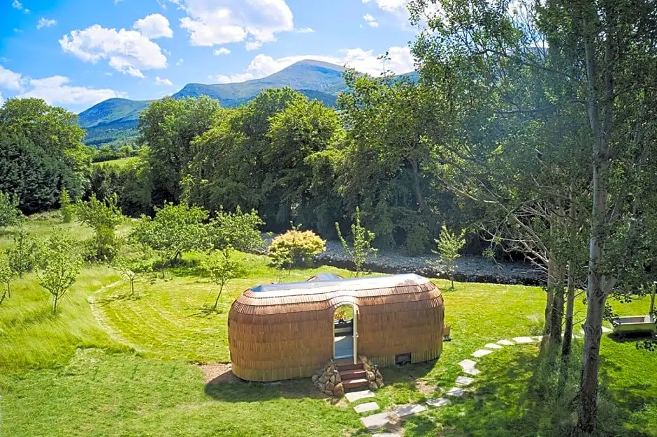 Enniskeen Estate & Forest Spa - Boutique Riverside Glamping Cabins