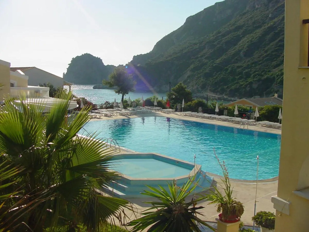 Ithea suites hotel