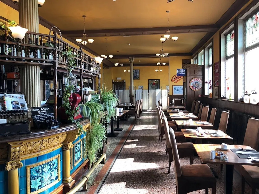 The Waterloo Hotel & Bistro
