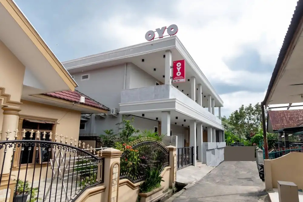 OYO 1476 Asoka Family Residence