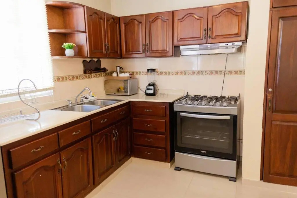 Comfortable/Balcony /2 Bedrooms/22 Min Airport STI
