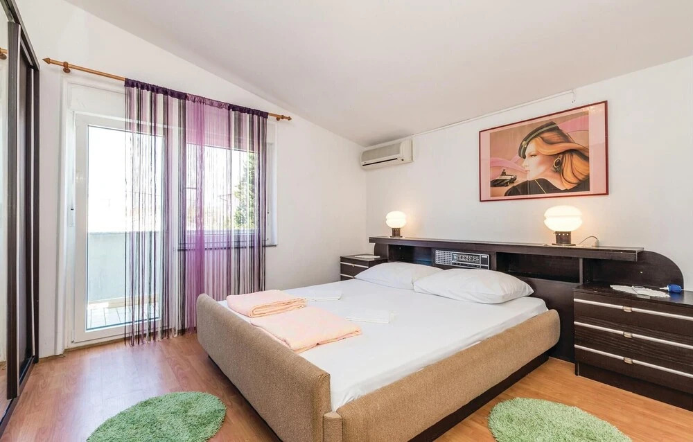 Amazing Home in Mundanije With Wifi and 2 Bedrooms