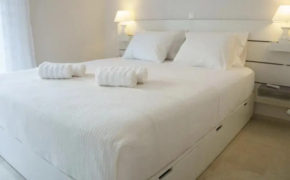 Coastal Sleeps 4 With Free Parking