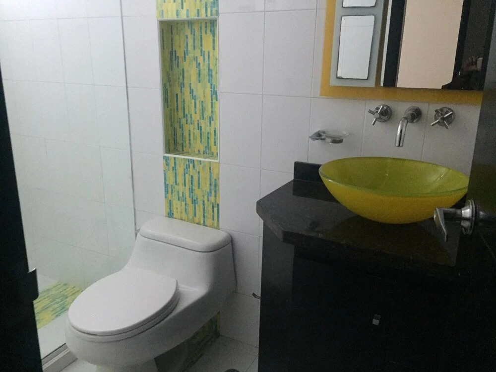 Modern 3 Bedroom Apartment With Sea-beach View