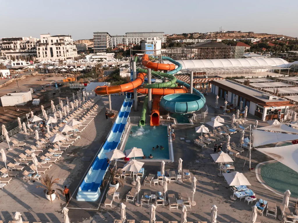 Sea Breeze Resort (Си Бриз Резорт)