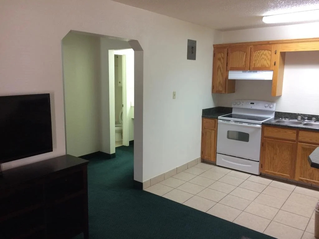 Travel Inn & Suites