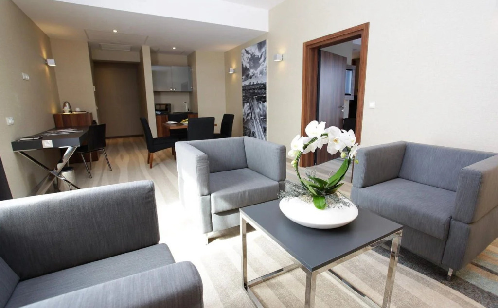 Warsaw Plaza Hotel
