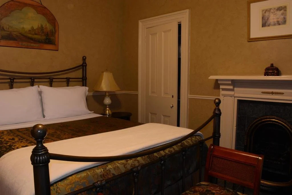 Rose Manor Inn B & B