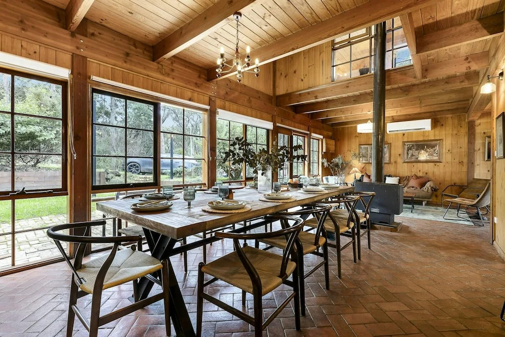 Onyx Retreat Healesville Luxury Lodge x Hot Tub