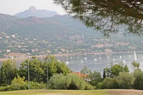 Cap Esterel Village : 3 Pieces Renove Vue Mer Au Calme V3 - Esterel Vacances 282La