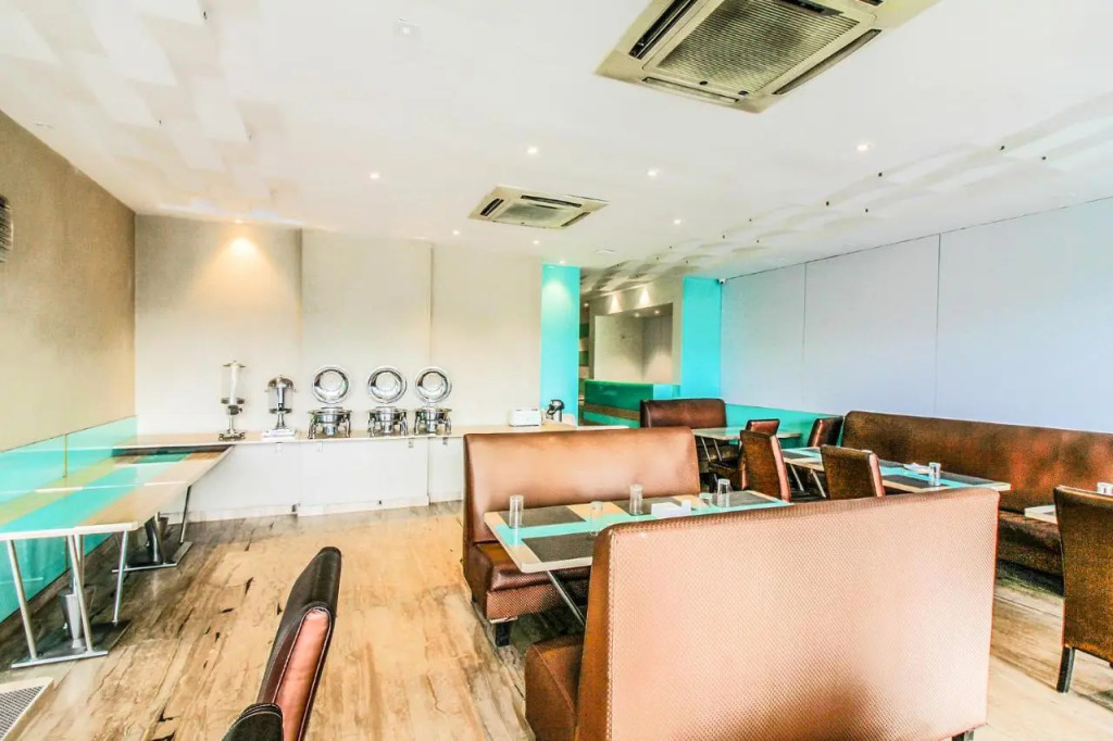 Fabhotel Sahar Garden