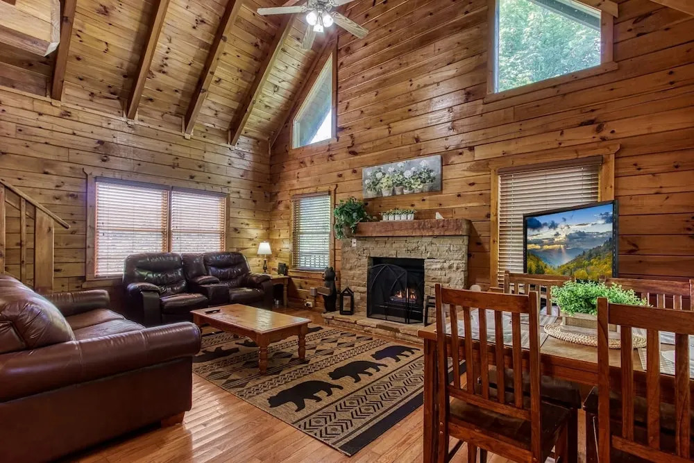 ER5 - Log Heaven - Great location! Close to all the action! cabin