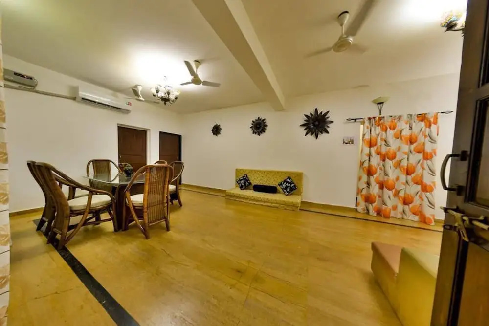 6bhk Villa With Private Pool and Fountain