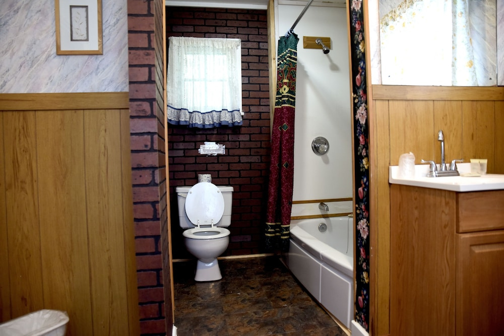 Gateway Inn & Cabins