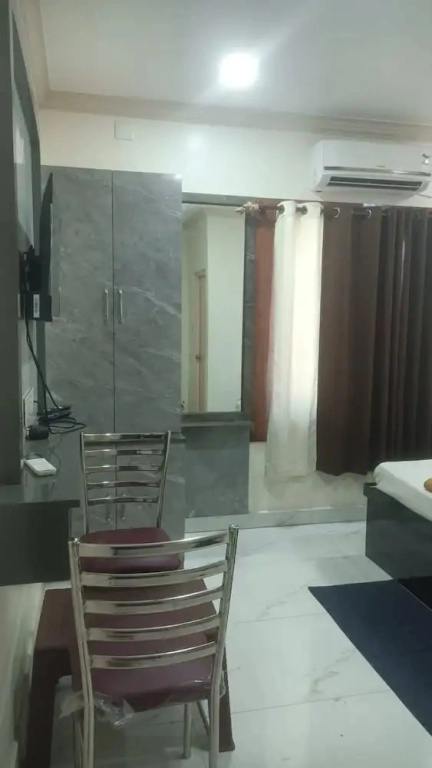 Hotel Abhishek Inn