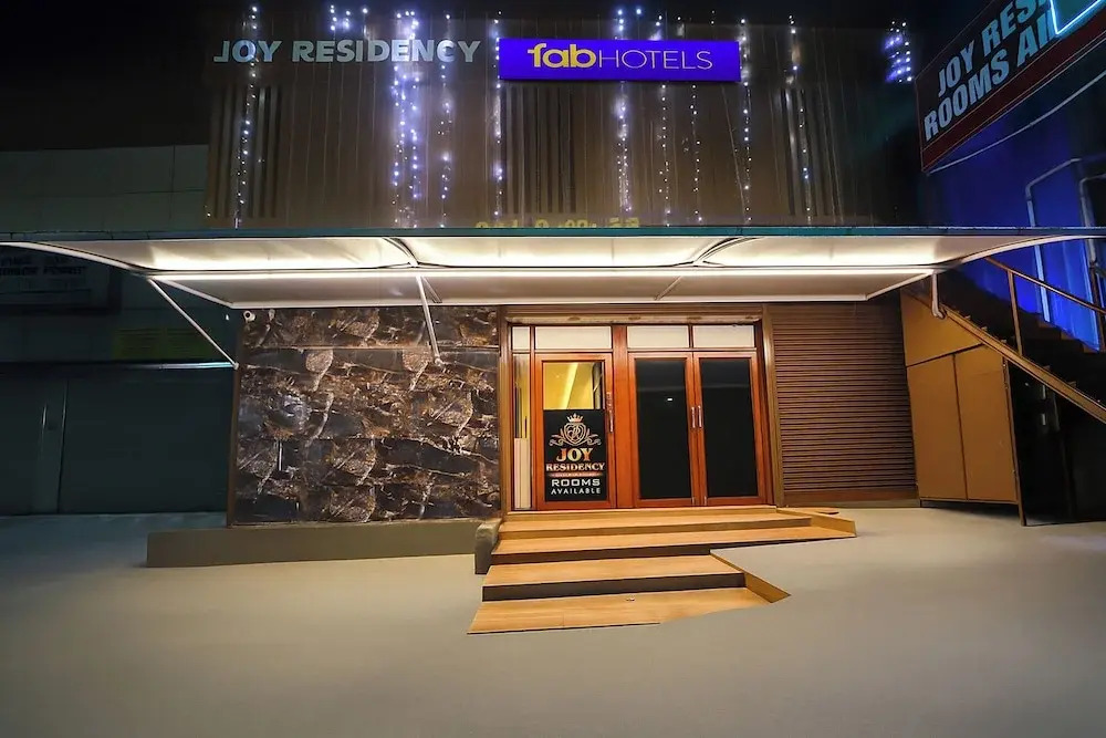 FabHotel Joy Residency