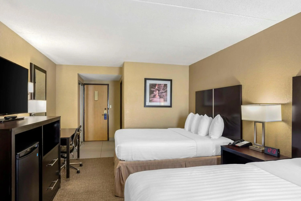 Niagara Crossing Hotel and Spa