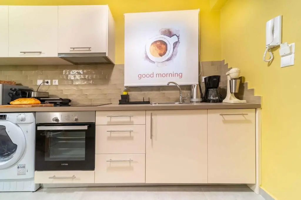 Suites 05-06 - Smart Cozy Suites - Large 2 bedroom, near Athens and metro
