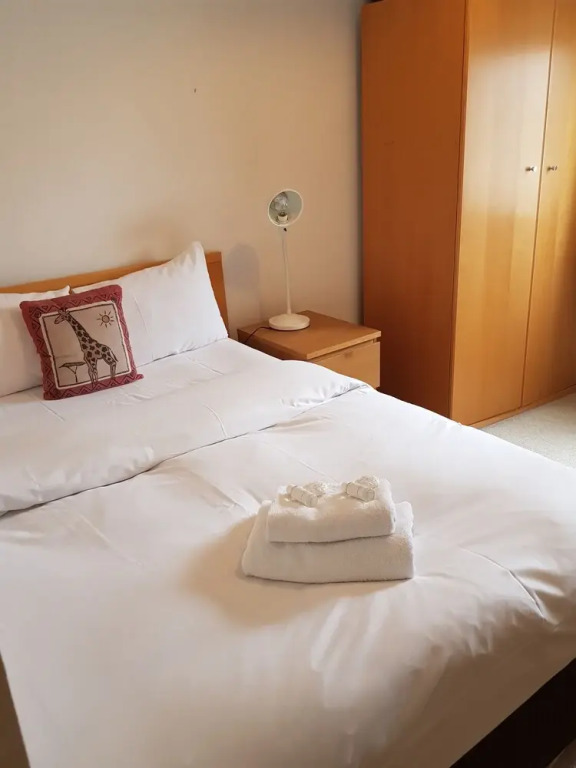 Double Room & Private Bathroom