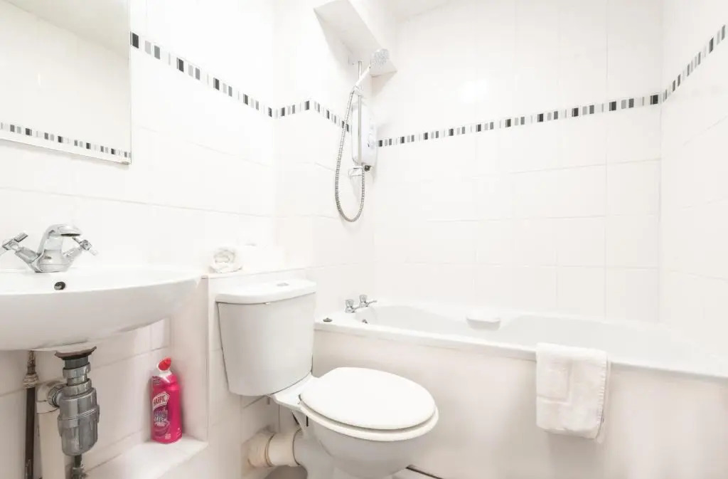 BEST PRICE - Fantastic 2bed 2bath City Centre Apartment! 1 Double bed, 3 Singles or Kingsize, Sofabed, Smart TVs, FREE PARKING