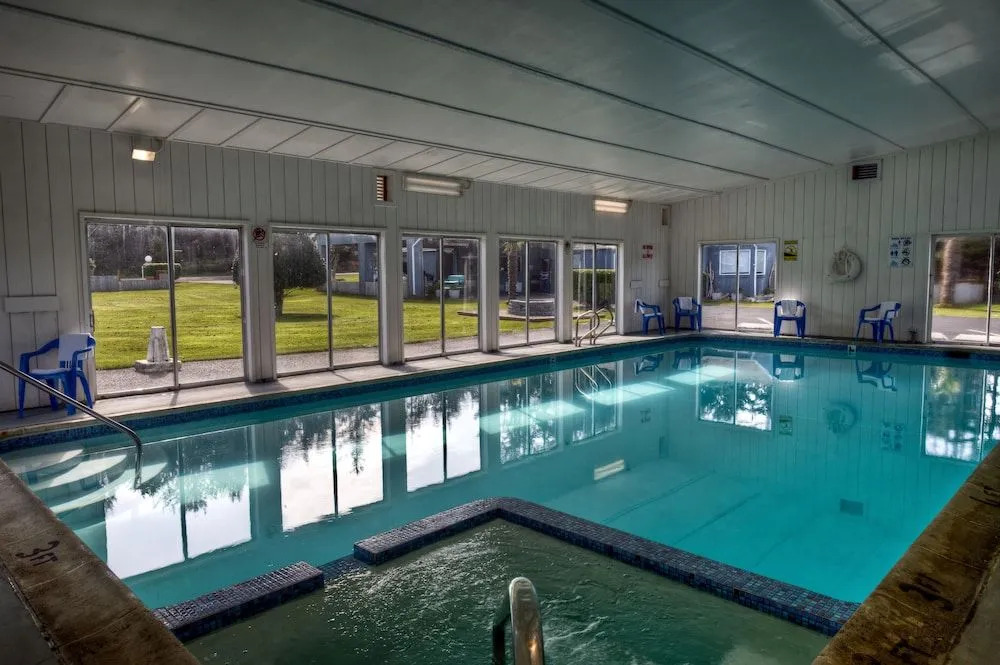 Silver Surf Motel