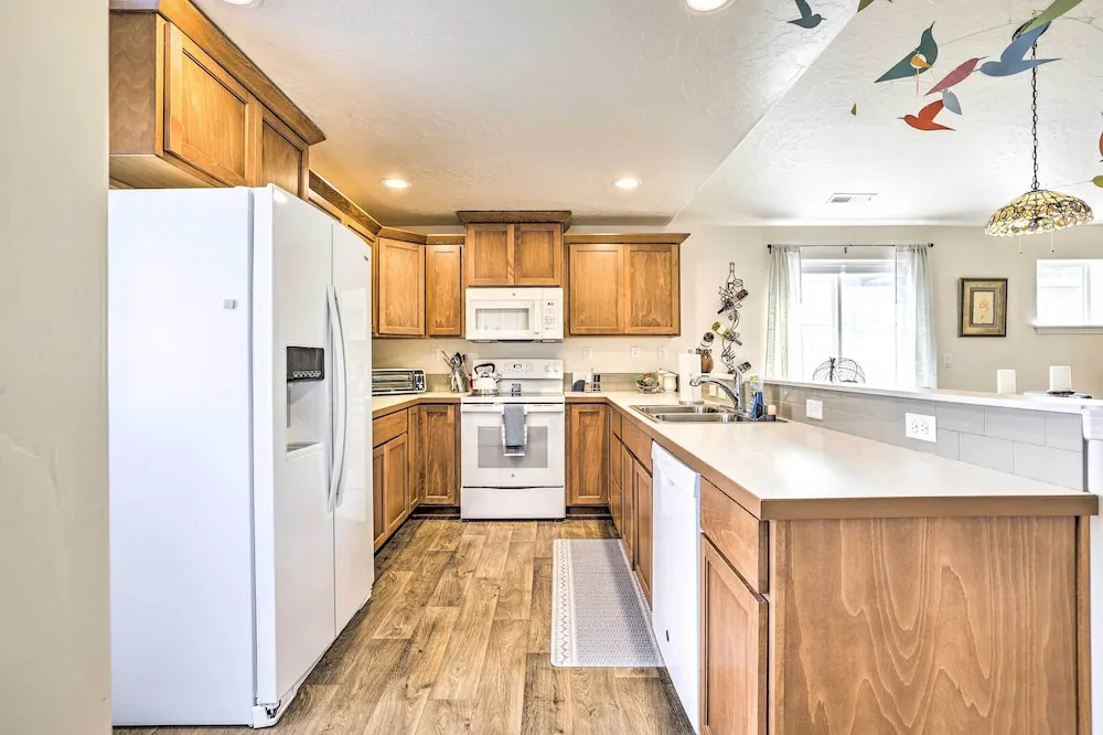 Prismatic Boise Retreat w/ Fenced Backyard!