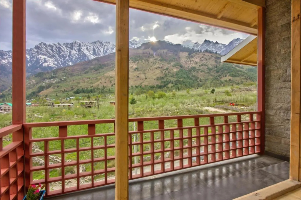 La Aero Resort Home in Snow Mountains