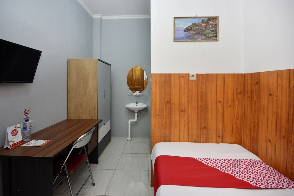 Golden Inn 2 by OYO Rooms