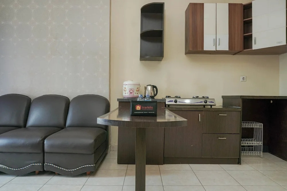 Strategic for 4 Pax 2BR City Home Apartment near MOI
