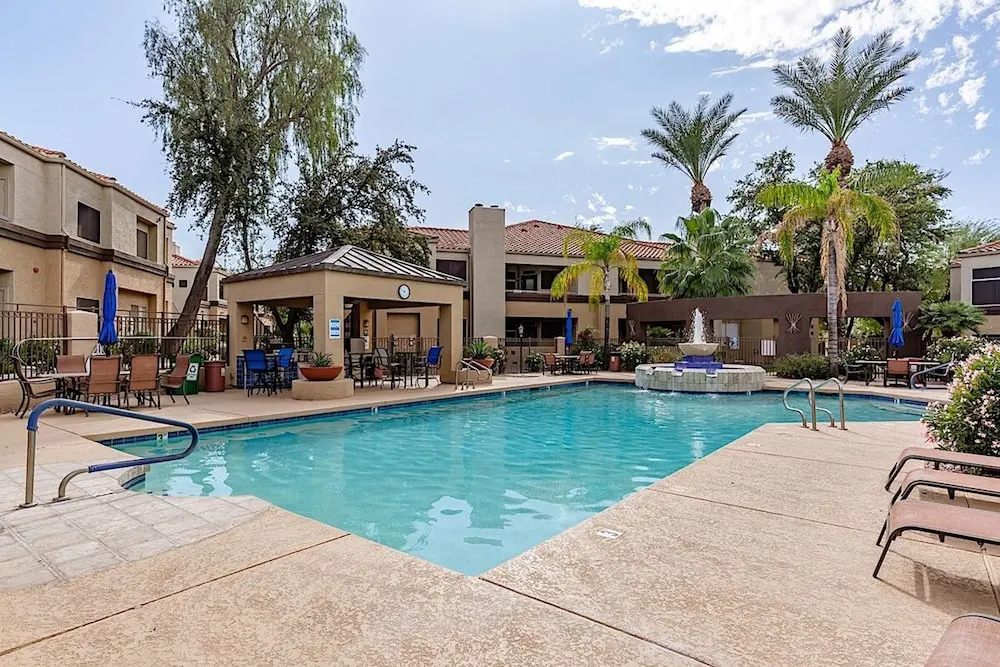 Desert Willow Walk Condo 2BR by Casago