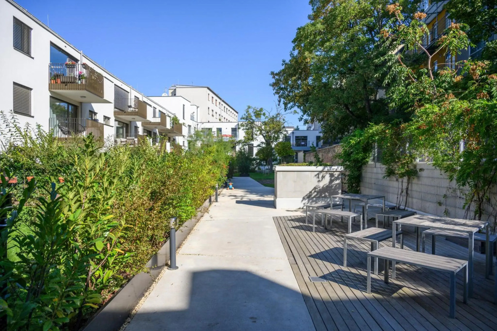 Vienna Sunny Side Up Apartments