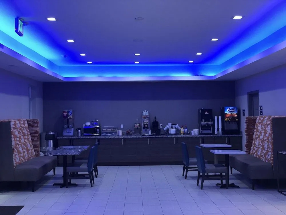 Catoosa Inn & Suites