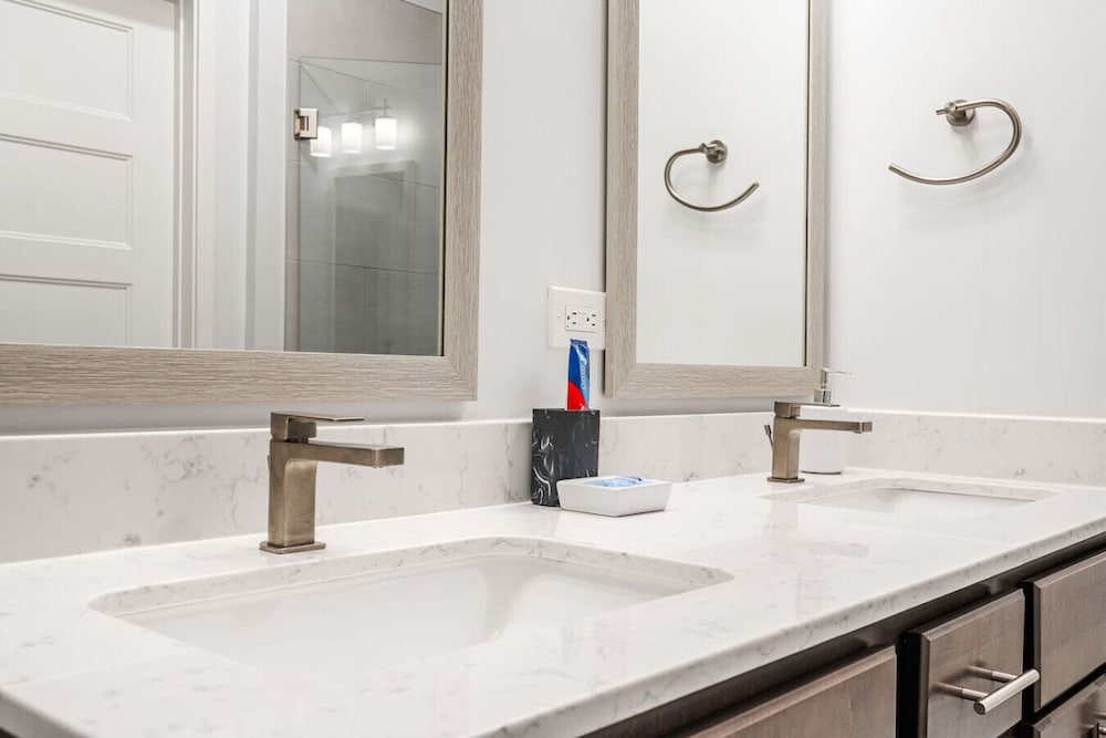 Affordable 2-bedroom Fishers Pool View